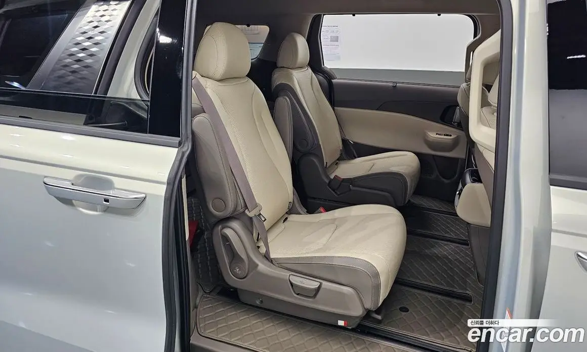 Kia Carnival 2025 1.6 автомат (гидро), фото 17