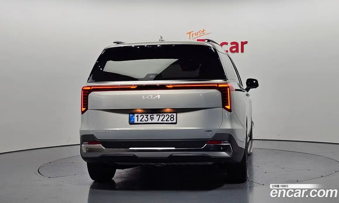 Kia Carnival 2025 1.6 автомат (гидро), фото 4