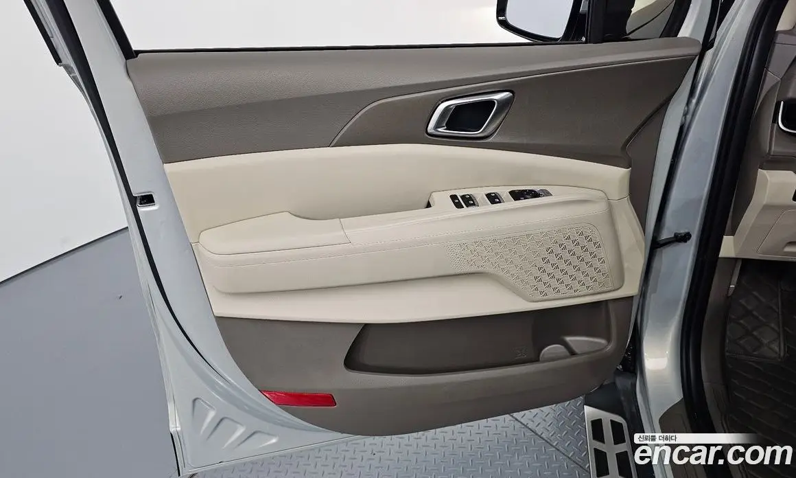 Kia Carnival 2025 1.6 автомат (гидро), фото 32