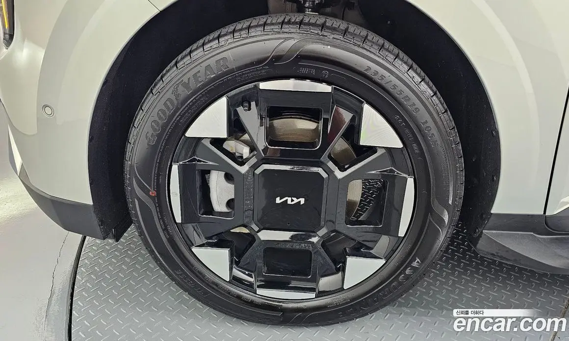 Kia Carnival 2025 1.6 автомат (гидро), фото 5
