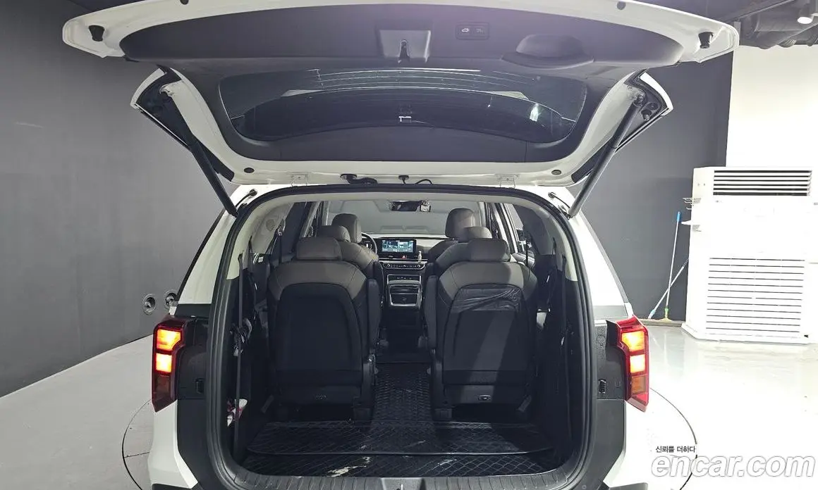 Kia Carnival 2025 1.6 автомат (гидро), фото 19