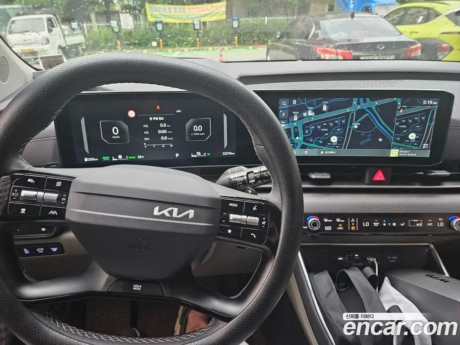 Kia Carnival 2025 1.6 автомат (гидро), фото 6