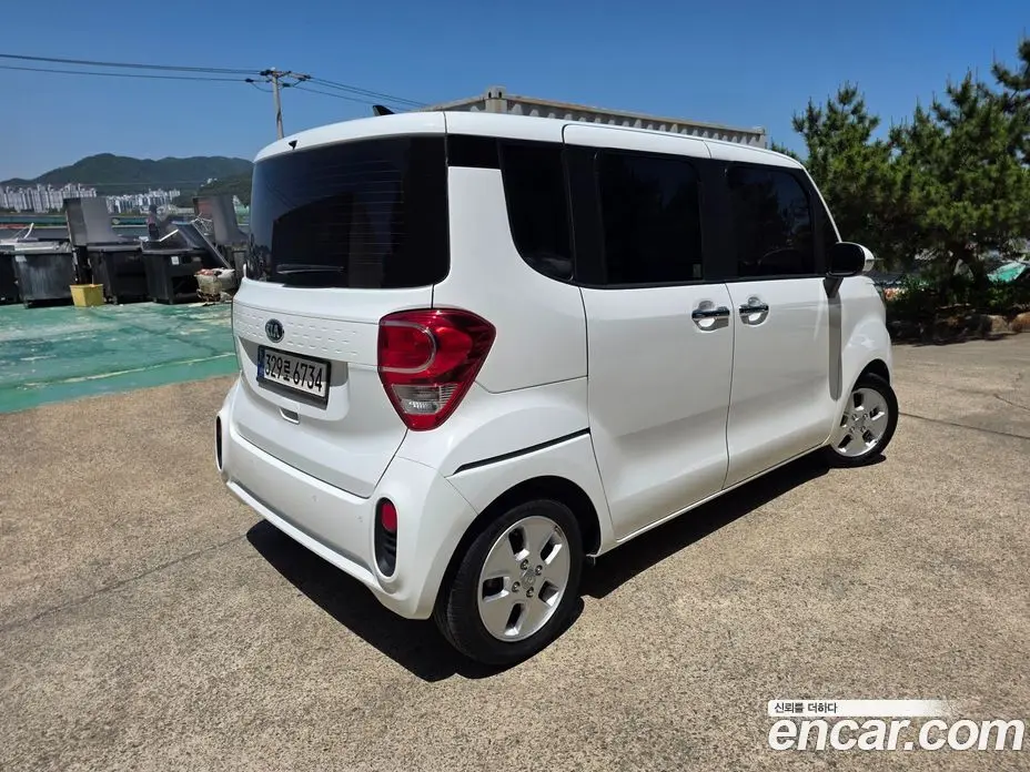 Kia Ray 2021 1.0 автомат (гидро), фото 8