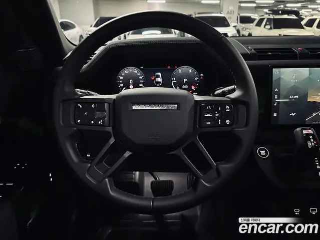 Land Rover Defender 2023 3.0 автомат (гидро), миниатюра 12