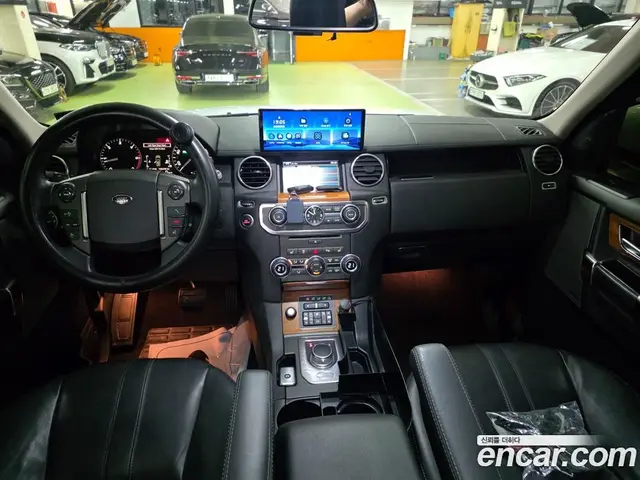 Land Rover Discovery 2014 3.0 автомат (гидро), миниатюра 9