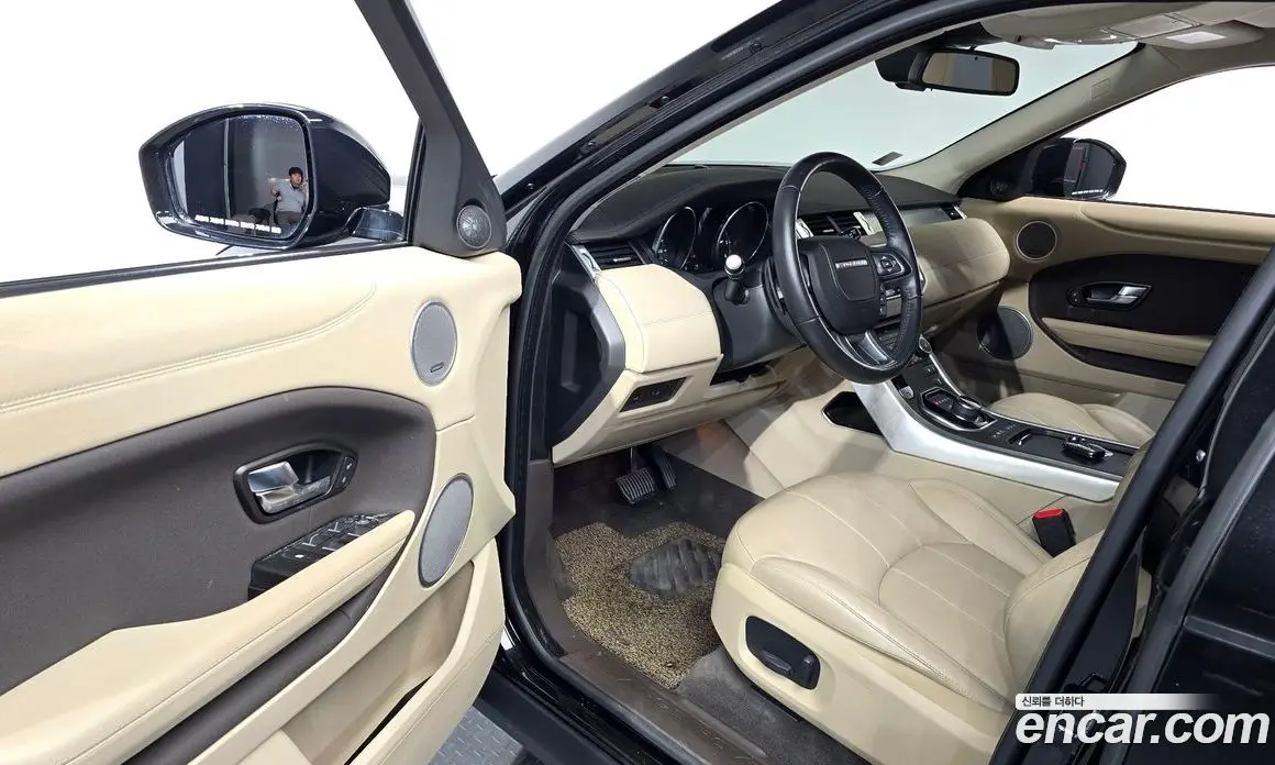 Land Rover Range Rover Evoque 2018 2.0 автомат (гидро), фото 12