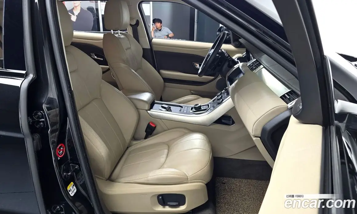 Land Rover Range Rover Evoque 2018 2.0 автомат (гидро), фото 15