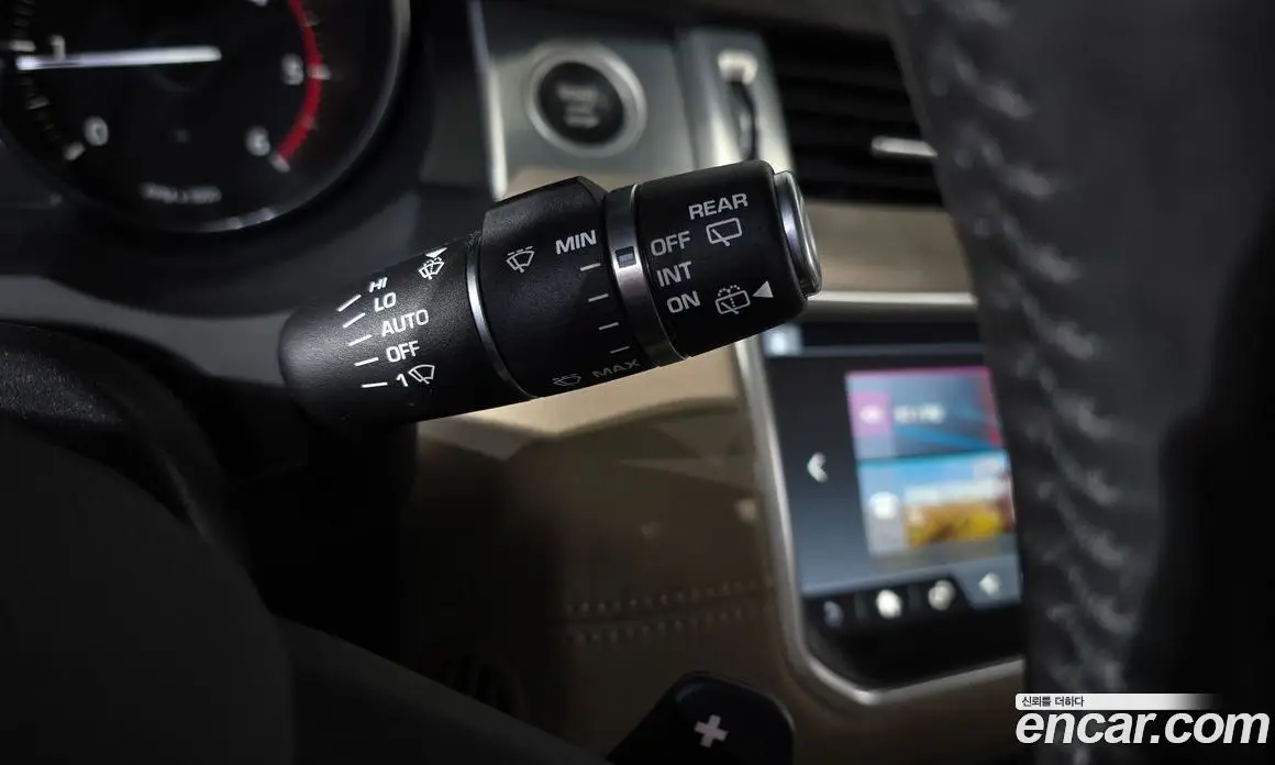 Land Rover Range Rover Evoque 2018 2.0 автомат (гидро), фото 27