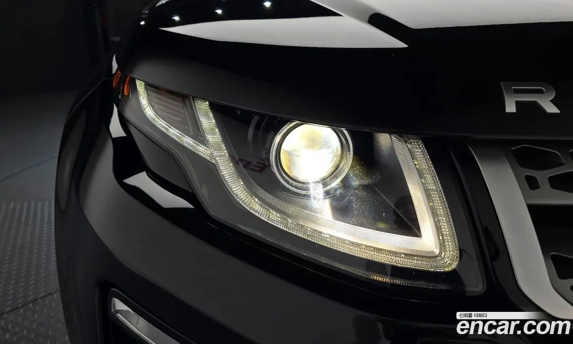 Land Rover Range Rover Evoque 2018 2.0 автомат (гидро), фото 7