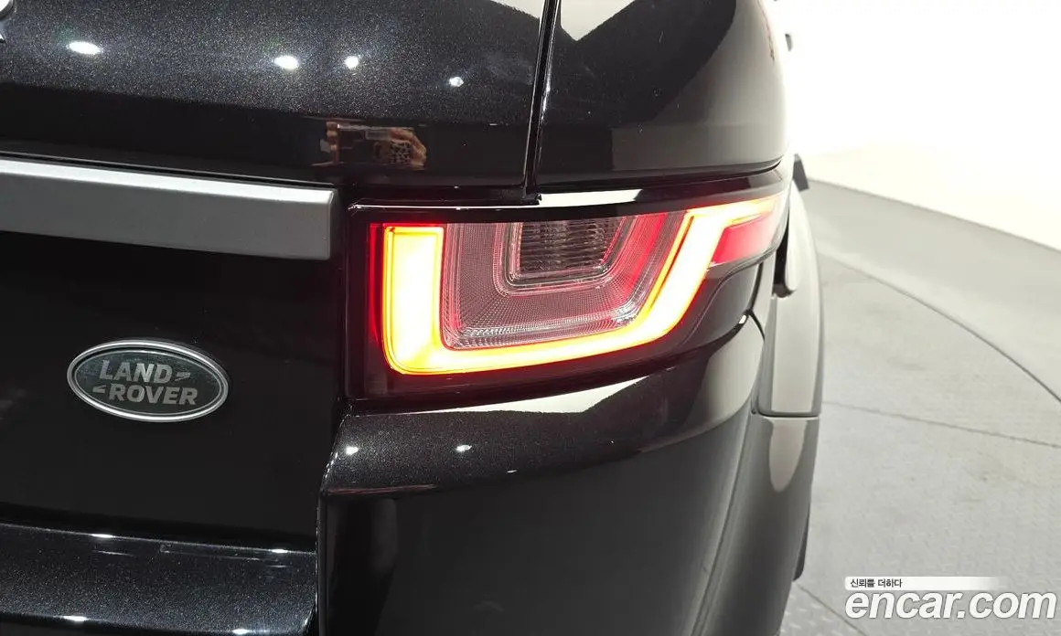 Land Rover Range Rover Evoque 2018 2.0 автомат (гидро), фото 8