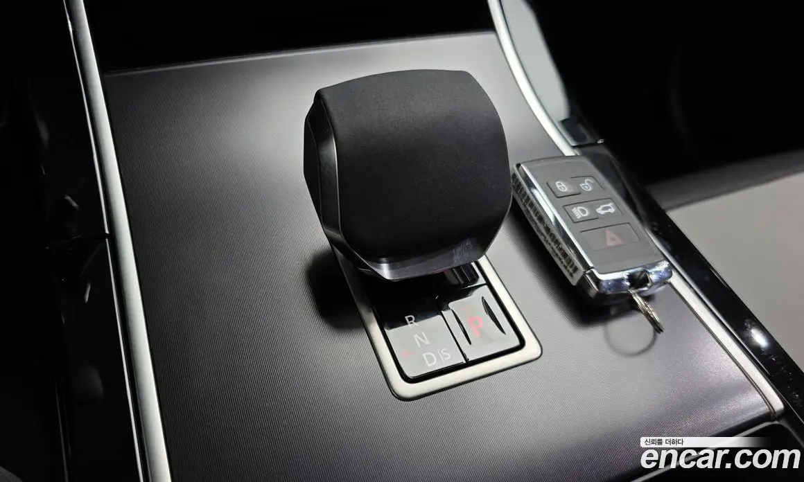 Land Rover Range Rover Velar 2026 2.0 автомат (гидро), фото 13