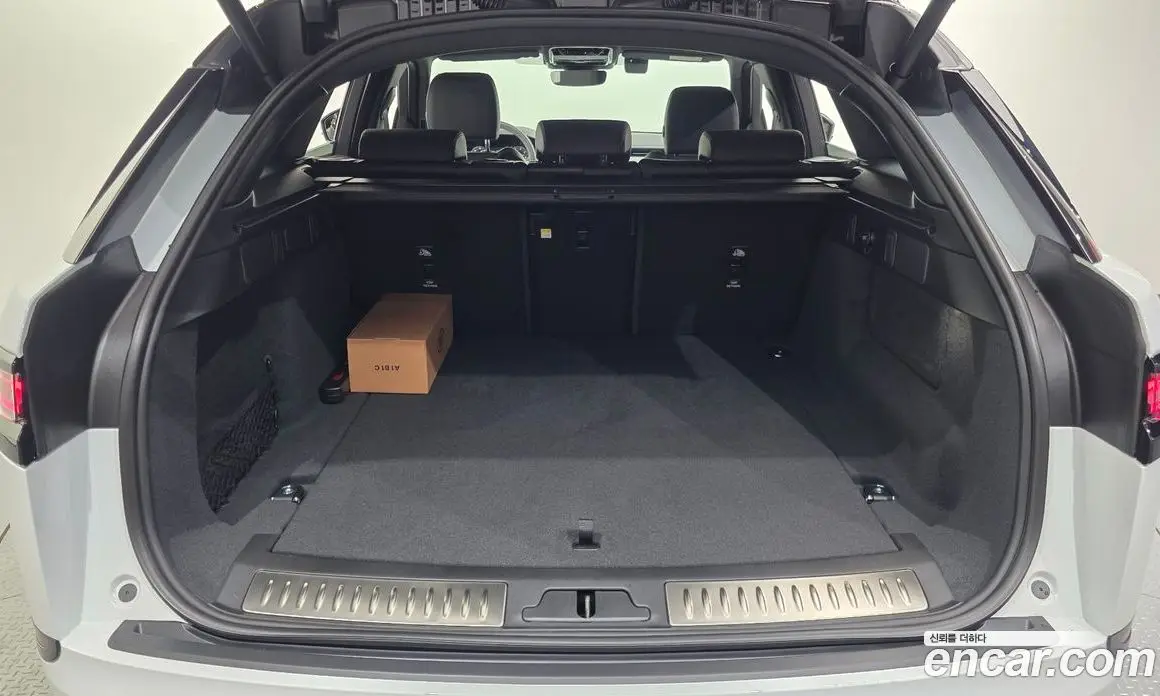Land Rover Range Rover Velar 2026 2.0 автомат (гидро), фото 10