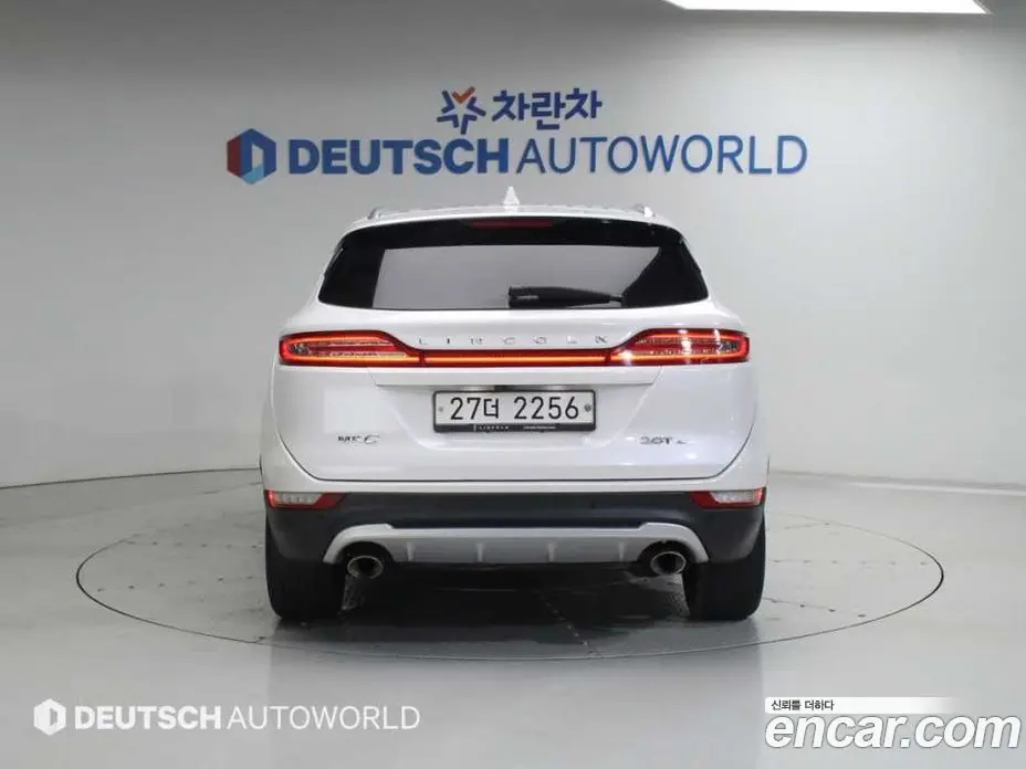 Lincoln MKC 2017 2.0 автомат (гидро), фото 4 Lincoln MKC 2017 2.0 автомат (гидро), фото 4