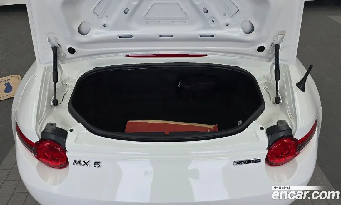 Mazda MX-5 2022 2.0 механика, фото 20 Mazda MX-5 2022 2.0 механика, фото 20