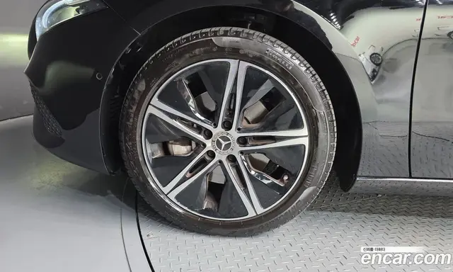 Mercedes-Benz A-Class 2024 2.0 гидро, миниатюра 5 Mercedes-Benz A-Class 2024 2.0 гидро, миниатюра 5