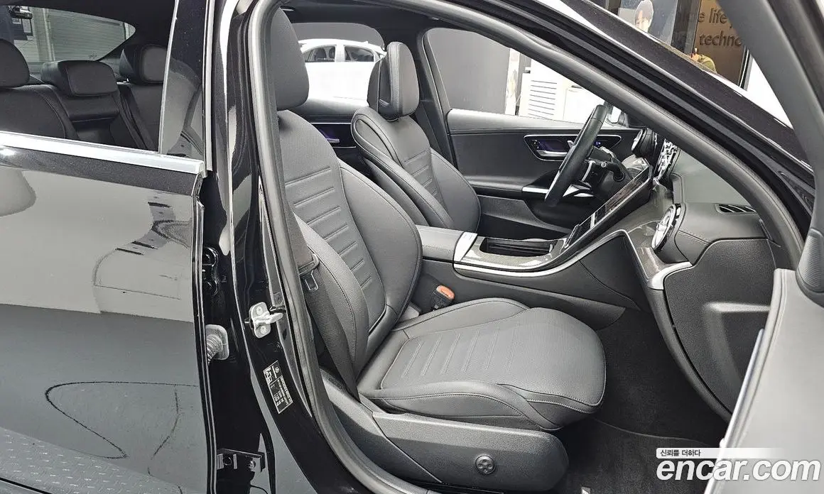 Mercedes-Benz C-Class 2023 2.0 гидро, фото 16