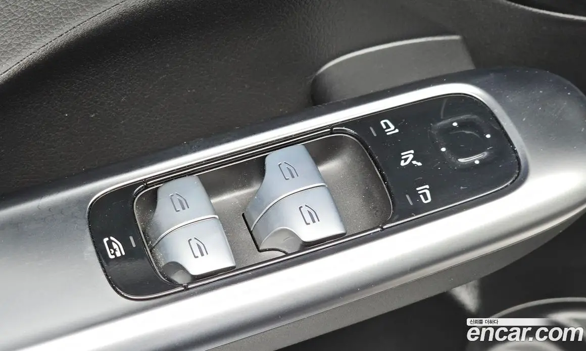 Mercedes-Benz C-Class 2023 2.0 гидро, фото 17