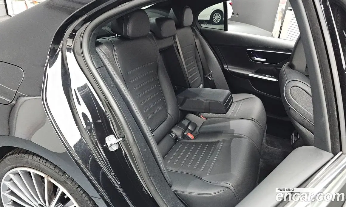 Mercedes-Benz C-Class 2023 2.0 гидро, фото 18