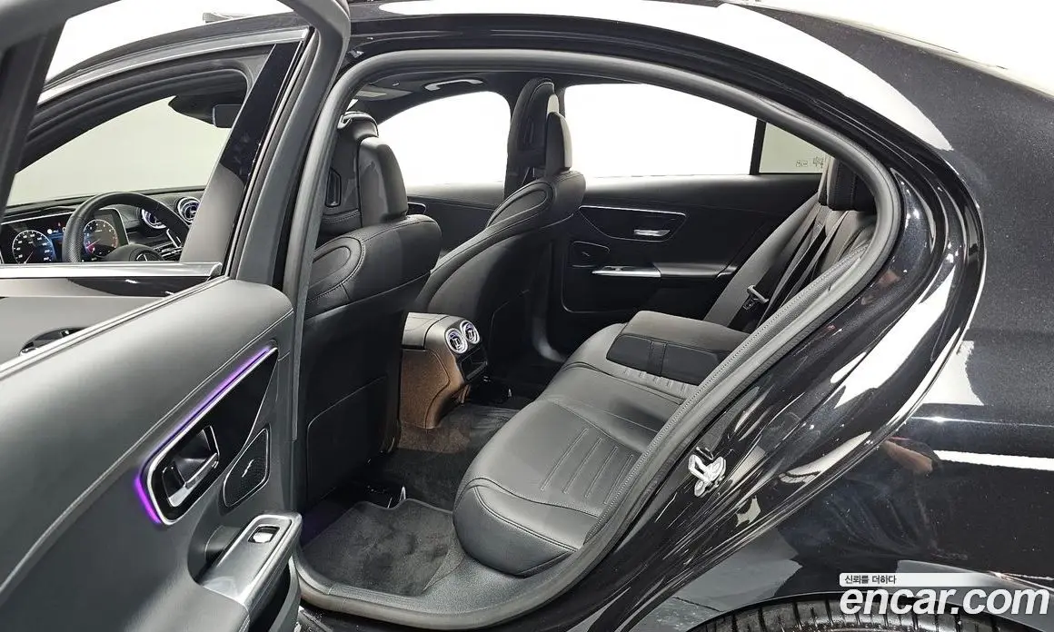 Mercedes-Benz C-Class 2023 2.0 гидро, фото 19