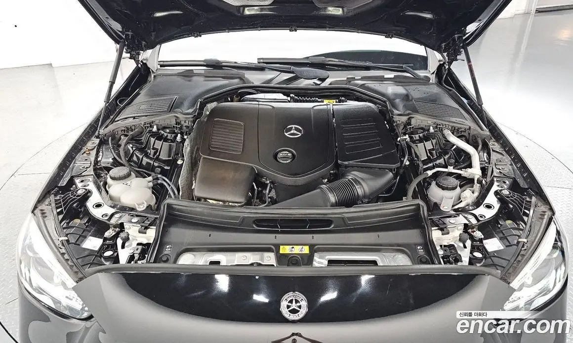 Mercedes-Benz C-Class 2023 2.0 гидро, фото 6