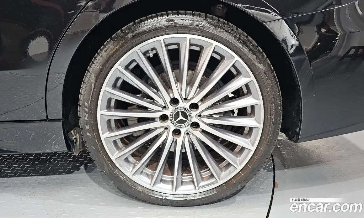 Mercedes-Benz C-Class 2023 2.0 гидро, фото 7