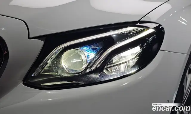 Mercedes-Benz E-Class 2019 1.9 гидро, миниатюра 8