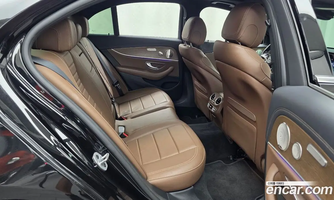Mercedes-Benz E-Class 2021 2.0 гидро, фото 12
