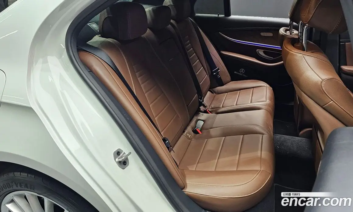 Mercedes-Benz E-Class 2022 2.0 гидро, фото 11 Mercedes-Benz E-Class 2022 2.0 гидро, фото 11