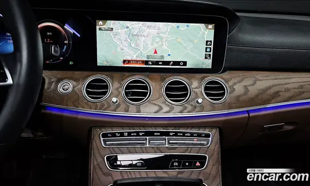 Mercedes-Benz E-Class 2022 2.0 гидро, миниатюра 12