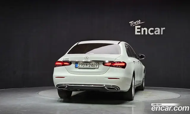 Mercedes-Benz E-Class 2022 2.0 гидро, миниатюра 4 Mercedes-Benz E-Class 2022 2.0 гидро, миниатюра 4