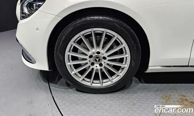Mercedes-Benz E-Class 2022 2.0 гидро, миниатюра 5 Mercedes-Benz E-Class 2022 2.0 гидро, миниатюра 5