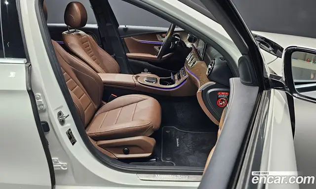 Mercedes-Benz E-Class 2022 2.0 гидро, миниатюра 10 Mercedes-Benz E-Class 2022 2.0 гидро, миниатюра 10