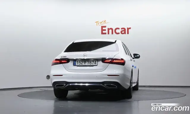Mercedes-Benz E-Class 2022 2.0 гидро, миниатюра 4 Mercedes-Benz E-Class 2022 2.0 гидро, миниатюра 4