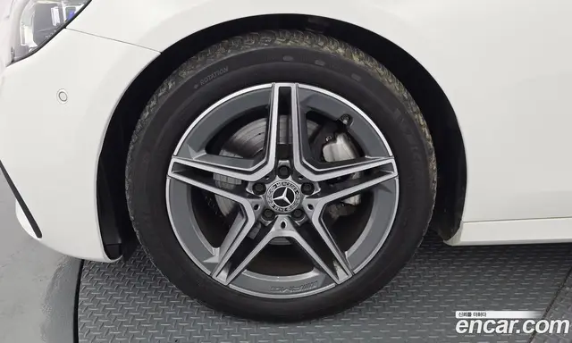 Mercedes-Benz E-Class 2022 2.0 гидро, миниатюра 5 Mercedes-Benz E-Class 2022 2.0 гидро, миниатюра 5