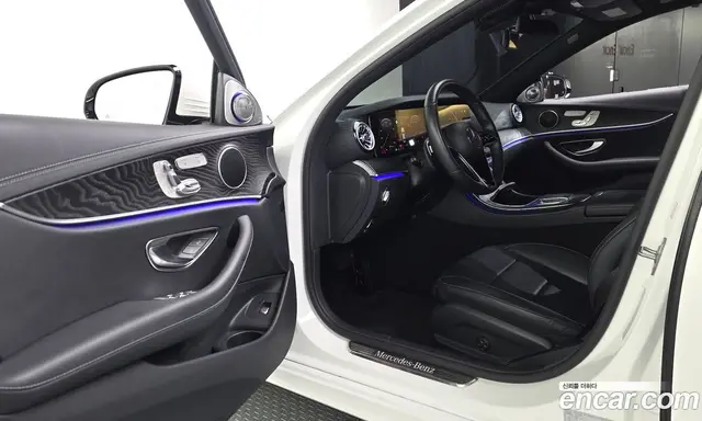 Mercedes-Benz E-Class 2022 2.0 гидро, миниатюра 10 Mercedes-Benz E-Class 2022 2.0 гидро, миниатюра 10