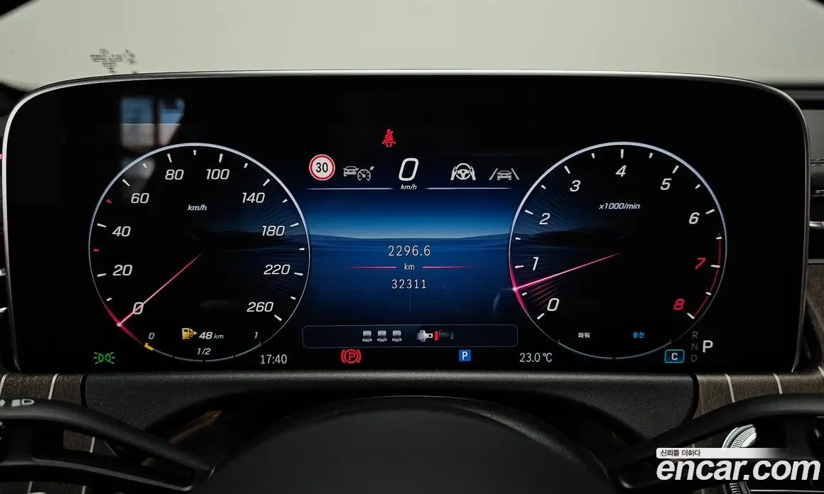 Mercedes-Benz E-Class 2024 2.0 гидро, фото 11