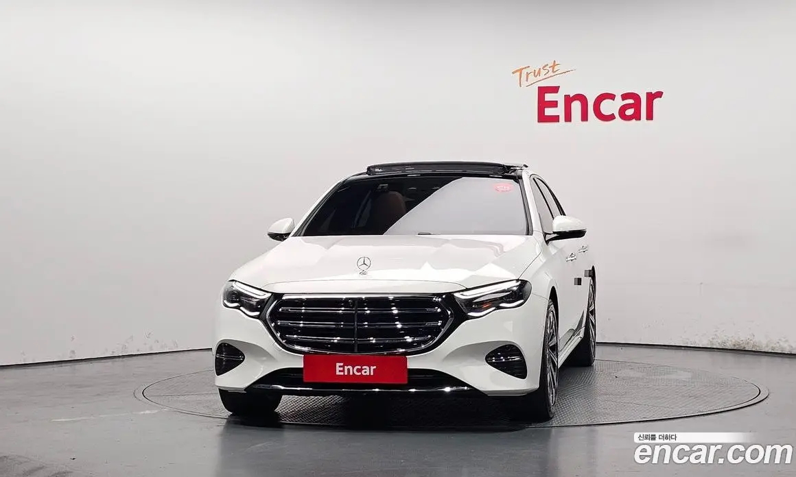 Mercedes-Benz E-Class 2024 2.0 гидро, фото 3