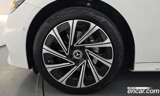 Mercedes-Benz E-Class 2024 2.0 гидро, миниатюра 5