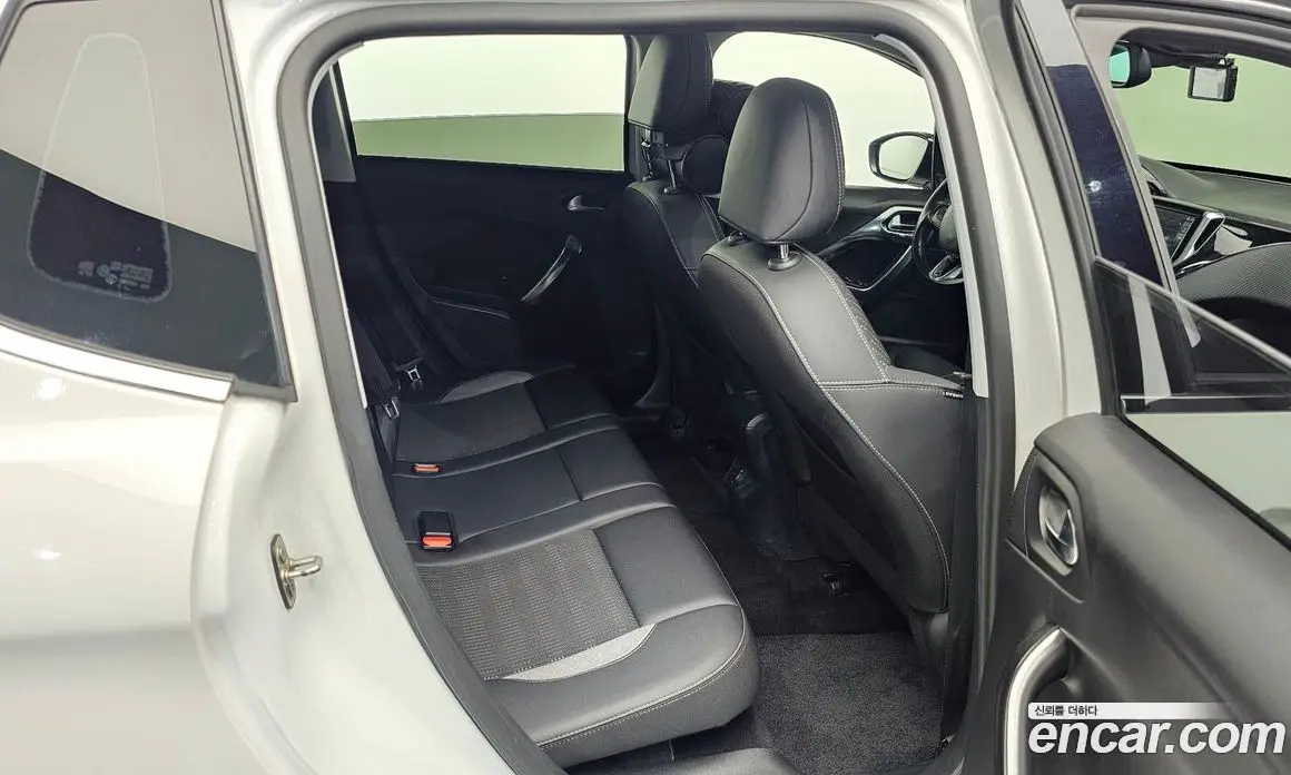 Peugeot 2008 2016 1.6 автомат (гидро), фото 12