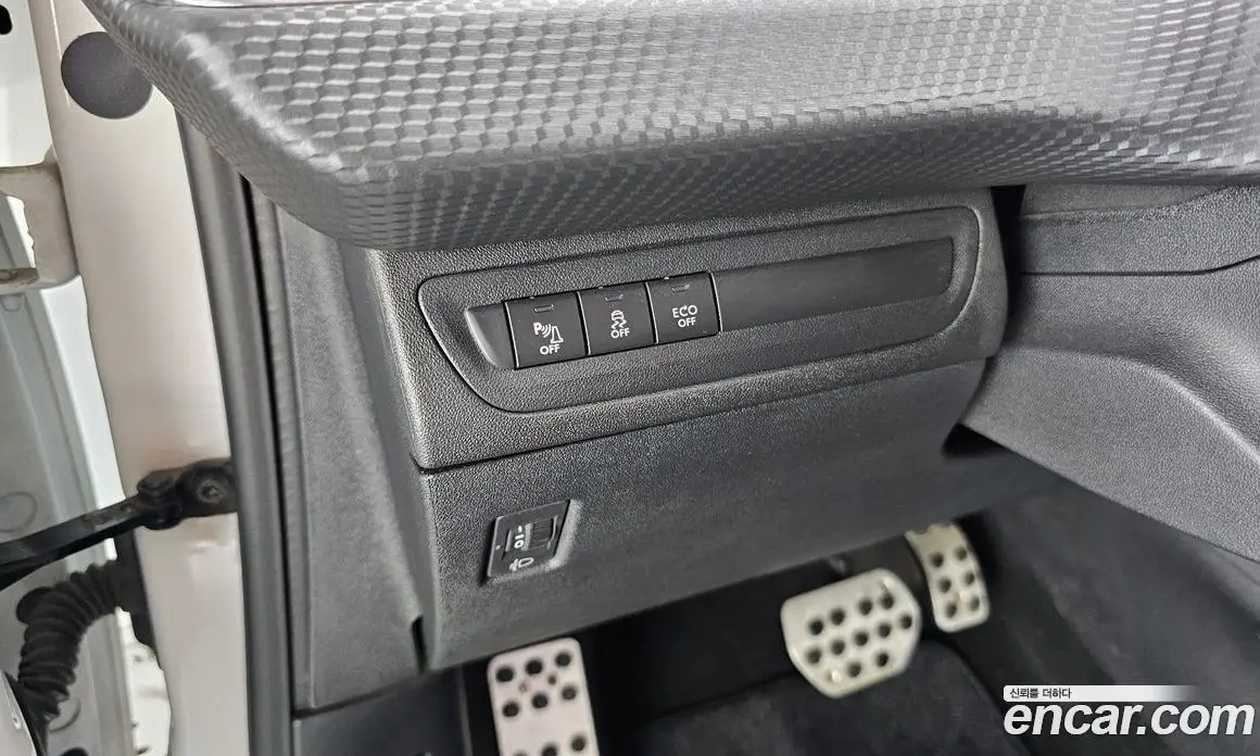 Peugeot 2008 2016 1.6 автомат (гидро), фото 17
