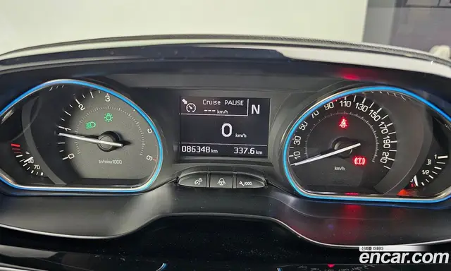 Peugeot 2008 2016 1.6 автомат (гидро), миниатюра 8