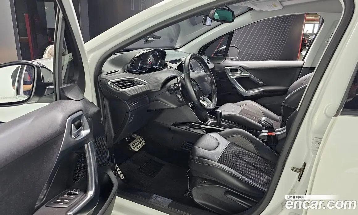 Peugeot 2008 2016 1.6 автомат (гидро), фото 10
