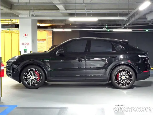 Porsche Cayenne 2025 3.0 автомат (гидро), миниатюра 3