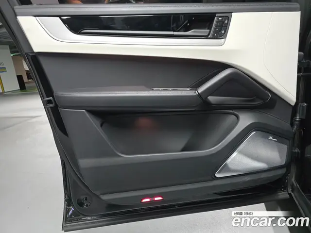 Porsche Cayenne 2025 3.0 автомат (гидро), миниатюра 7