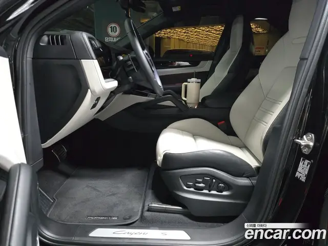 Porsche Cayenne 2025 3.0 автомат (гидро), миниатюра 8