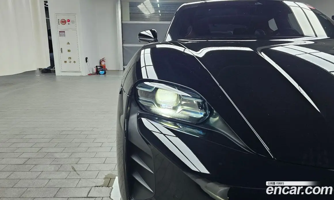 Porsche Taycan 2022 0.1 автомат (гидро), фото 8