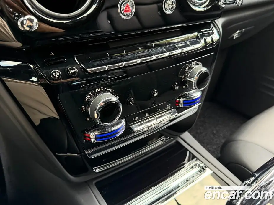 Rolls-Royce Phantom 2018 6.7 автомат (гидро), фото 16 Rolls-Royce Phantom 2018 6.7 автомат (гидро), фото 16