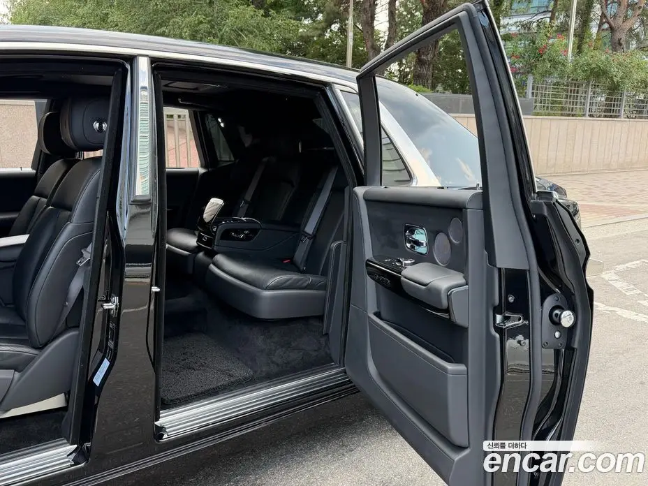 Rolls-Royce Phantom 2018 6.7 автомат (гидро), фото 17 Rolls-Royce Phantom 2018 6.7 автомат (гидро), фото 17