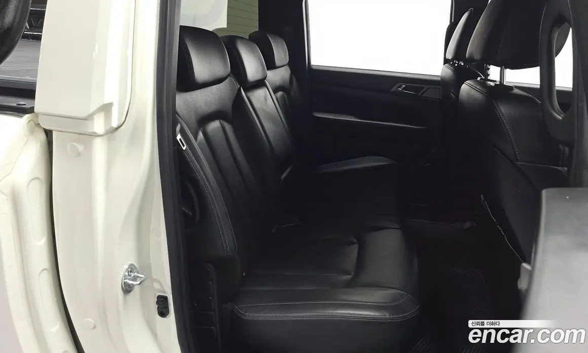 SsangYong Rexton 2023 2.2 автомат (гидро), фото 17