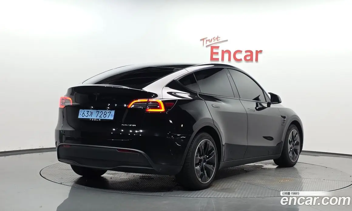 Tesla Model Y 2021 0.2 автомат (гидро), фото 1 Tesla Model Y 2021 0.2 автомат (гидро), фото 1